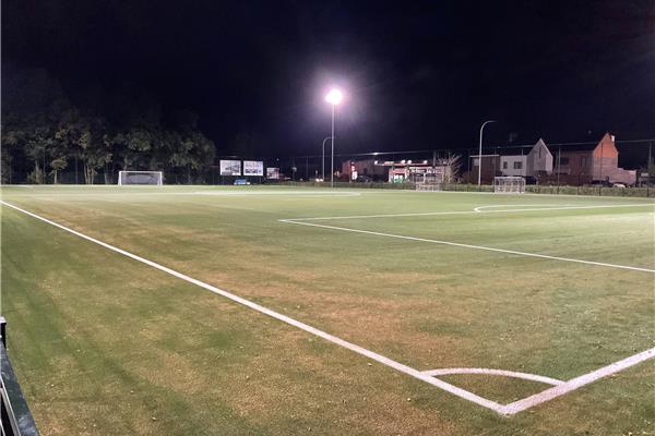 Aanleg kunstgras voetbalveld - Sportinfrabouw NV